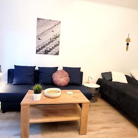 Great Life - Apartment Next To Metro Station Varsóvia Exterior foto
