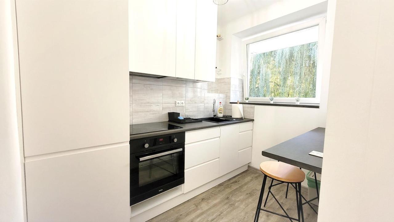 Great Life - Apartment Next To Metro Station Varsóvia Exterior foto