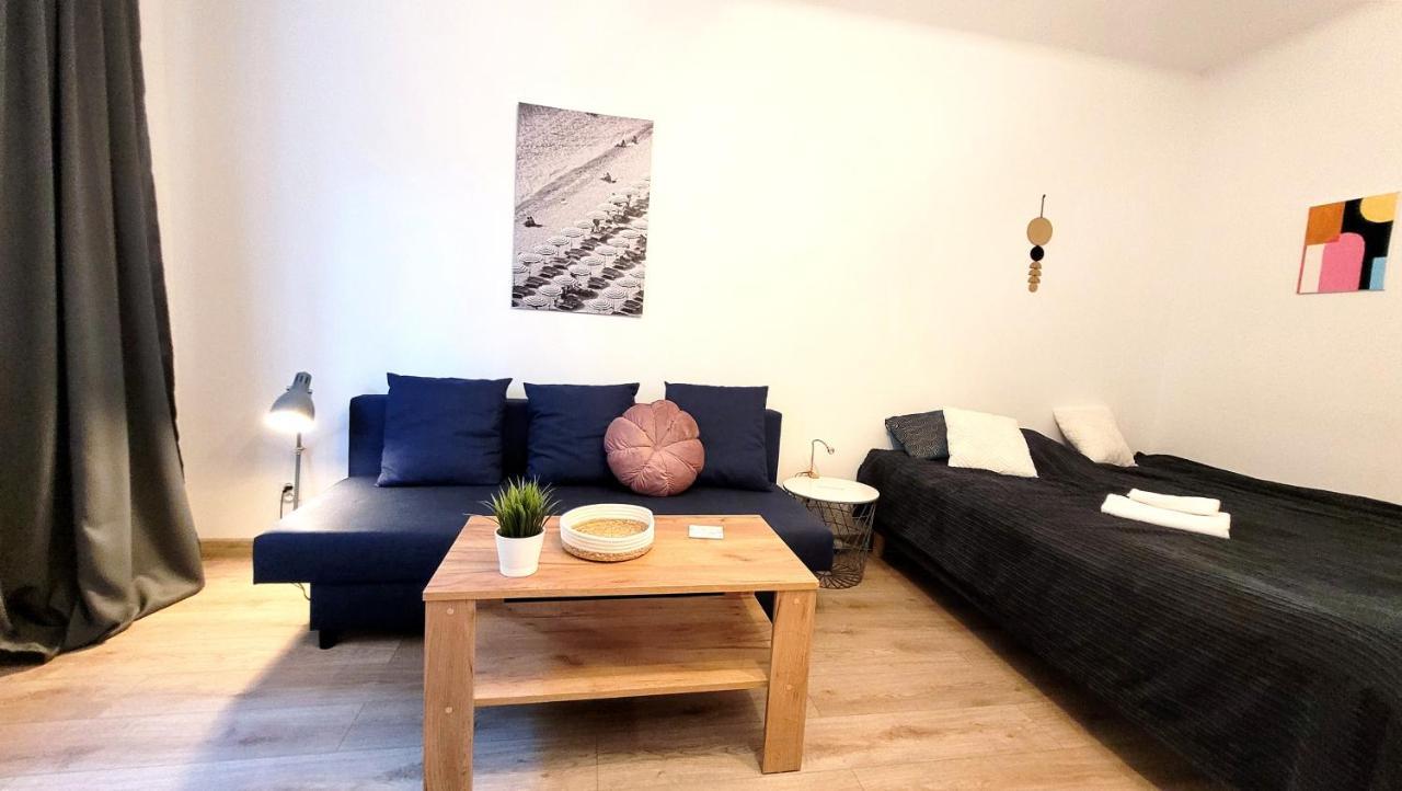 Great Life - Apartment Next To Metro Station Varsóvia Exterior foto